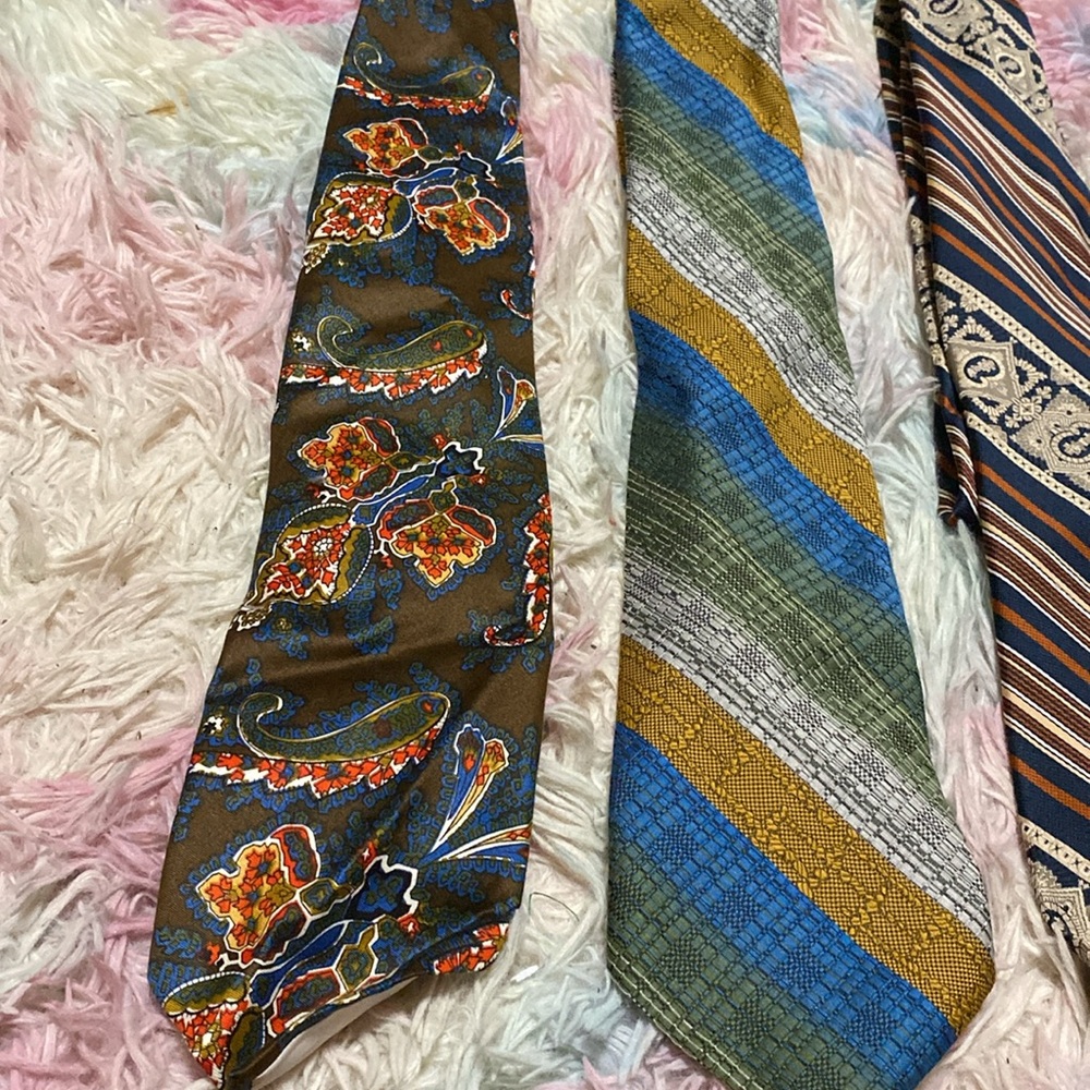4/$10 Lot of 10 Vintage 90s and Y2K Neckties Men's Multicolor Ties Bundle - Picture 3 of 6